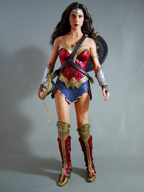 【ホットトイズ】ワンダーウーマン BVS版 美品 バットマン ジャスティスリーグ HOTTOYS 『ジャスティス・リーグ』ワンダーウーマン［ボーナス