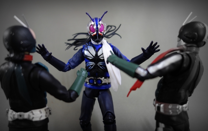 SHフィギュアーツ 仮面ライダー0号とバッタオーグ＆専用サイクロン S.H.Figuarts 大量発生型相変異バッタオーグ搭乗用サイクロン号