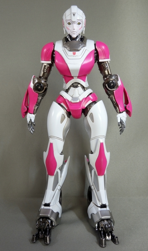 threezero 『バンブルビー』DLX Arcee （DLX アーシー） レビュー