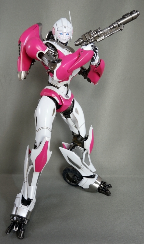 threezero 『バンブルビー』DLX Arcee （DLX アーシー） レビュー