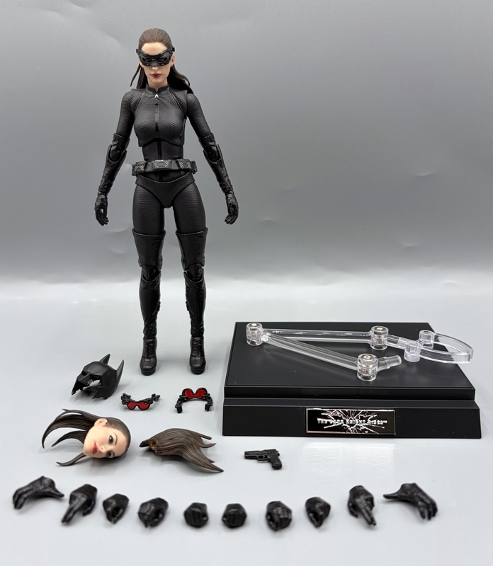 INART 「ダークナイト ライジング」 1/12 キャットウーマン レビュー
