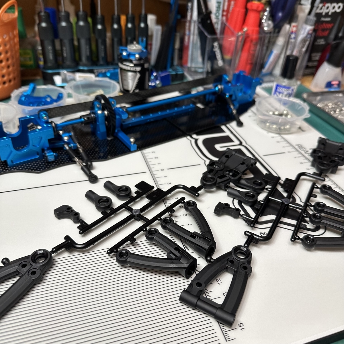 【人気商品】スクエア (Square) タミヤ TB Evo8 チタン&amp;ブルーヘ 42383・タミヤ製 1/10RC TB EVO.8 シャーシキット - YYラジコン