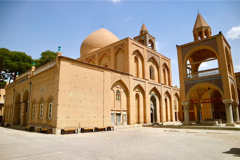 イラン旅行 イスファハーン アルメニア人地区のヴァーンク教会 夕食はガイドさんの自宅でペルシャ料理 Spice Of Life