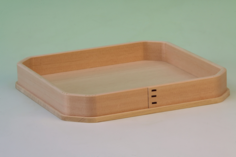 神仏の道具として白木や朱塗りなどある折敷 - 神棚 上敷き 簾の専門店