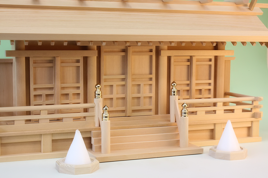 神棚に祓串、盛り塩、幣束立てを使いたいとき最適な神具があります - 神棚 上敷き 簾の専門店 おまかせ工房 ブログ