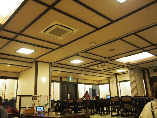 万葉俱楽部の食事処会場