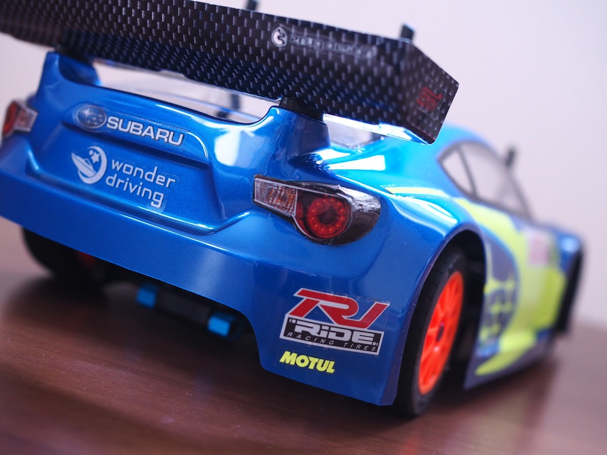 ラジコンのポリカボディを楽に補強する方法ないかしら？「コニシ