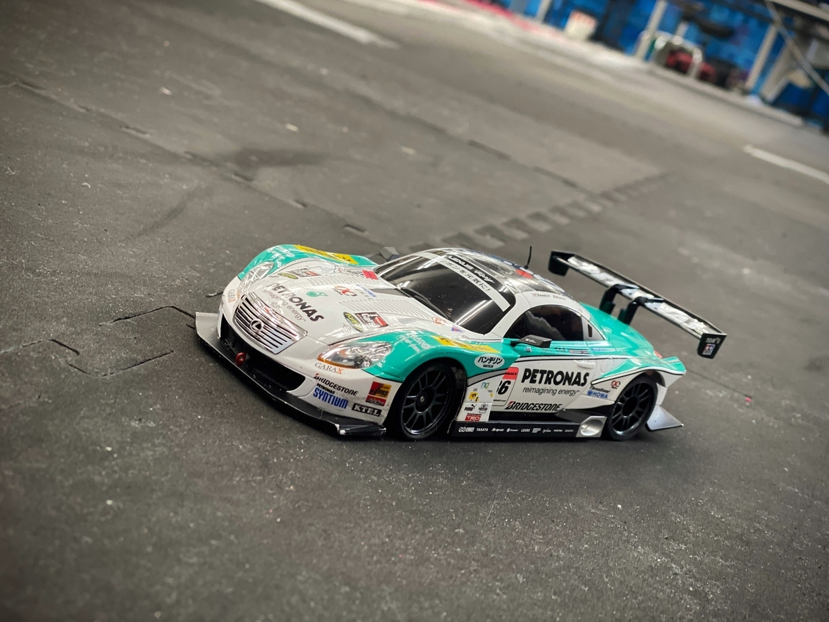 レディセットのミニッツ持って、初めてのサーキットに挑戦♪ 極小荷物