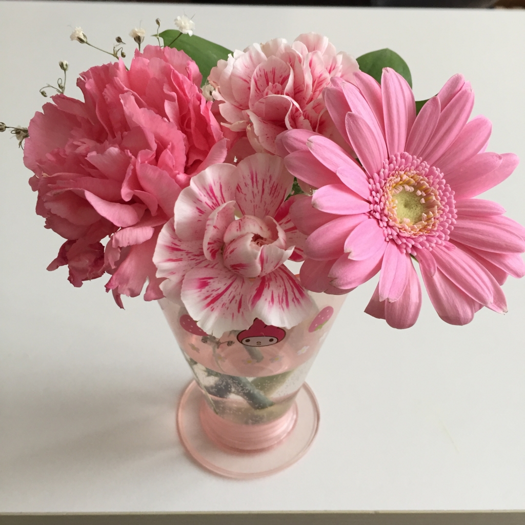 花瓶の代用品 おもちゃと絵本以外をミニマルに 花瓶の代用品 おもちゃと絵本以外をミニマルに