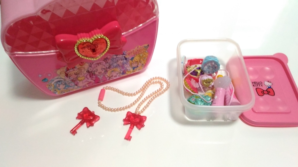 プリキュアのお菓子の詰め合わせケース おもちゃと絵本以外をミニマルに