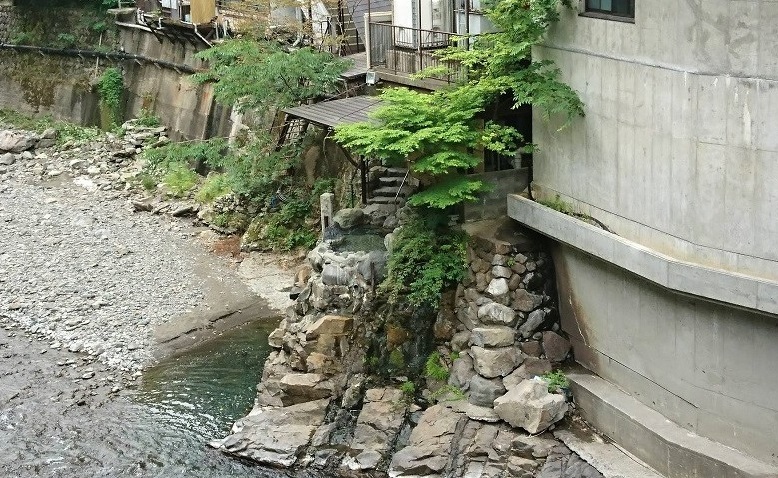 f:id:omoroionnsenn:20190811203900j:plain
