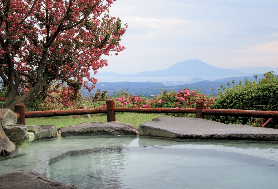 f:id:omoroionnsenn:20200511084716j:plain