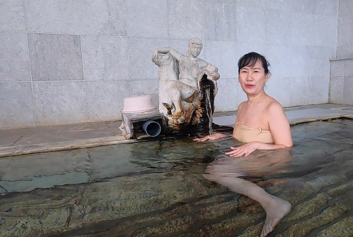 混浴　女 