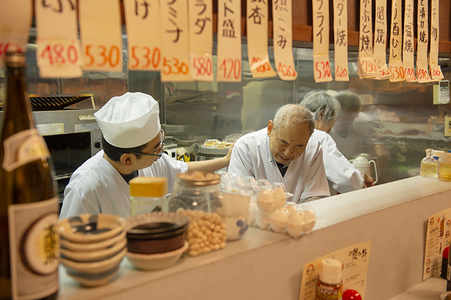 1人飲みこそ選びたい家族経営の酒場。三世代で切り盛りする荻窪「酒処