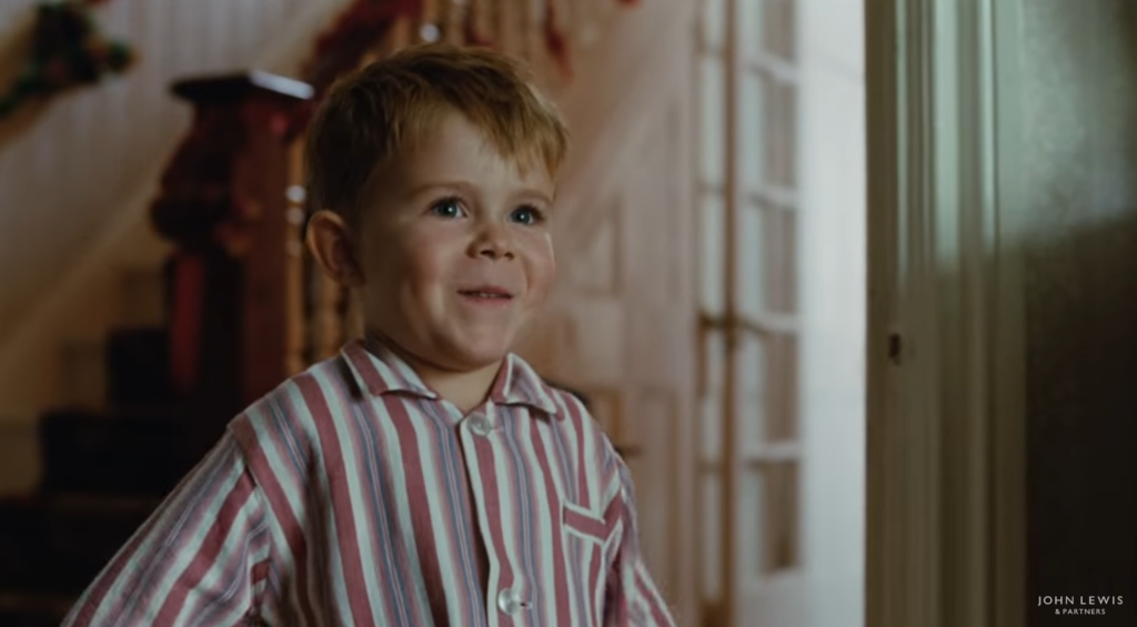 今年のジョンルイスは エルトンジョンルイス わずか2分で壮大な物語を感じさせるクリスマスcm Ideaful Ad From The World