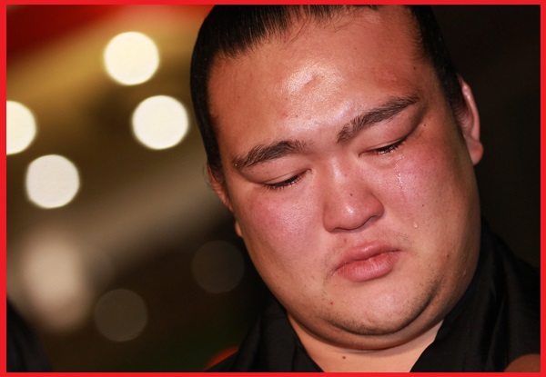 速報 稀勢の里 ついに幕内初優勝 その歓喜に涙みせる ネットの反応まとめてみた 大学生よ 意識高くあれ