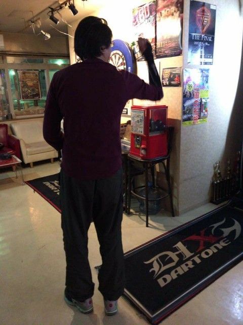 前傾姿勢とリリースポイントについて 畑野千春の30才からのダーツのススメ 前傾姿勢とリリースポイントについて 畑野千春の30才からのダーツのススメ