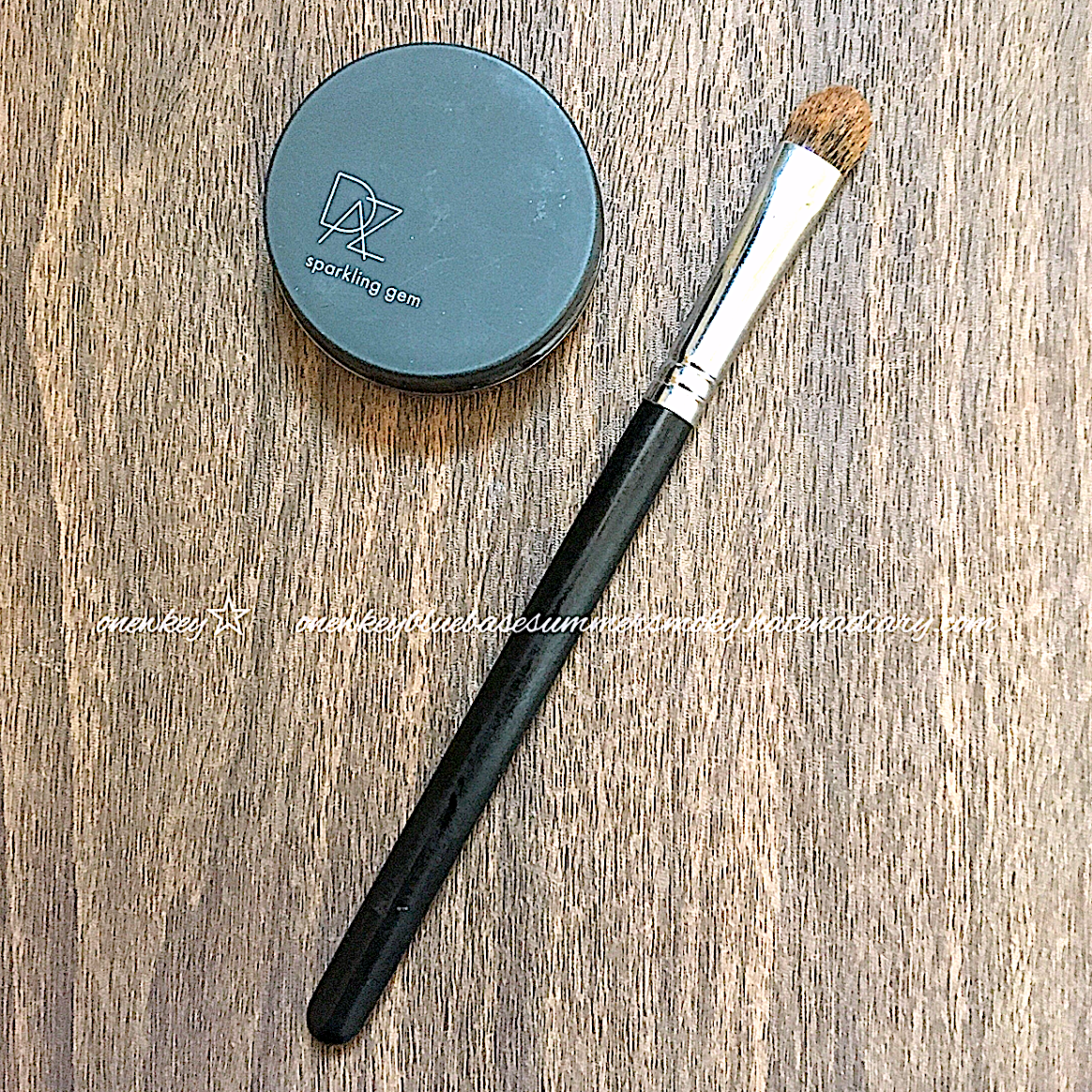 シュウウエムラ 筆 ブラシ10 シュウウエムラ 筆 ブラシ10 シュウ ウエムラ / ブラシ 10の公式 shu uemura(シュウ ウエムラ) ブラシ 10