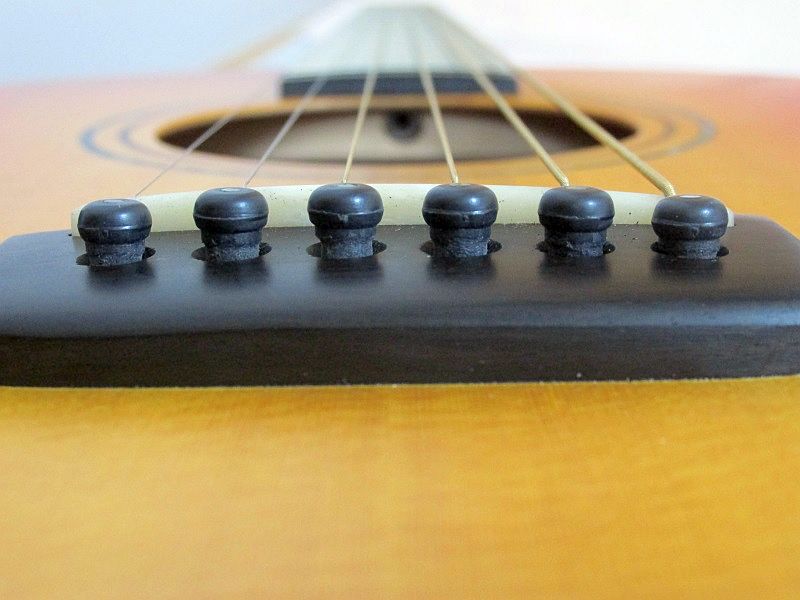 K.Yairi RF-65 Customのブリッジピン交換 - おんにょの真空管オーディオ