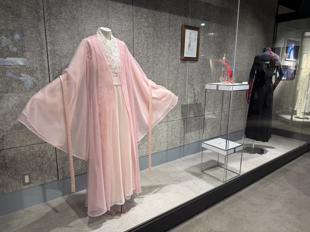 羽生結弦選手の衣装＆写真展を東京タワーでレポート『Couture on Ice