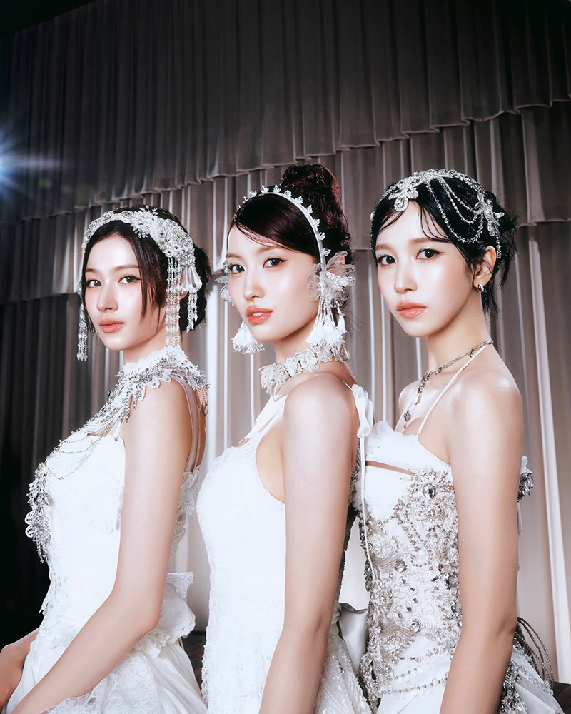 MISAMOがReFa GINZA来店で直筆サイン「ReFa BEAUTY SHOWCASE with