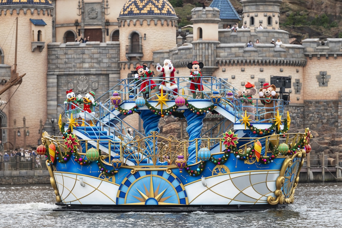 東京ディズニーシー（R）クリスマス2026はサンタ姿のミッキーや