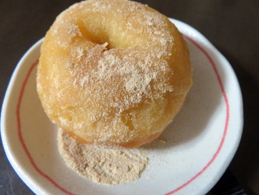 愛犬と行く奈良県明日香村岡寺から万葉文化館駐車場の犬旅 ココロゴハンのドーナツテイクアウト 犬との旅行プランナー