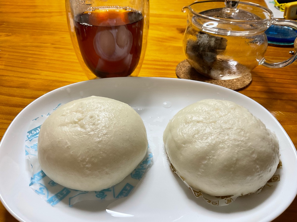 "熱々の肉まんたちの写真"