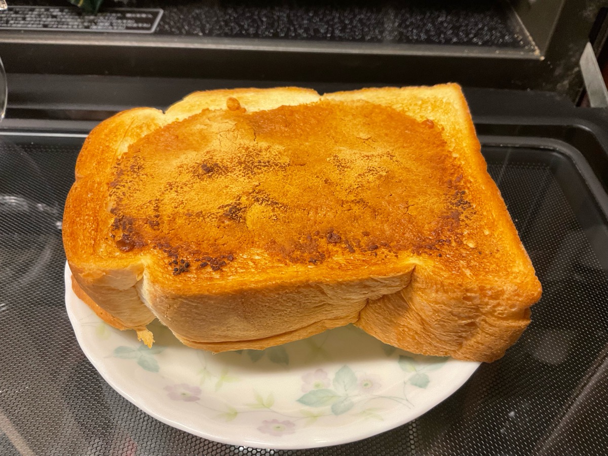 "焼き上がったシュガーきな粉トーストの写真"