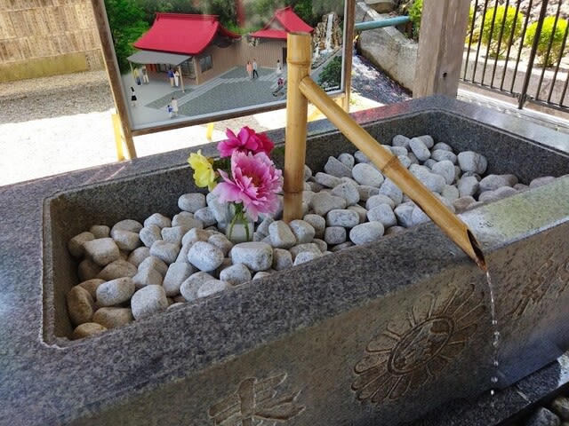 金蛇水神社・金運アップの蛇の石 - おんせんたまごのお気楽日記