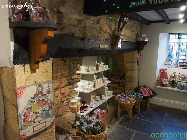 england cotswolds shop afternoon tea