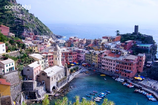 italy cinque terre vernazza viewpoint