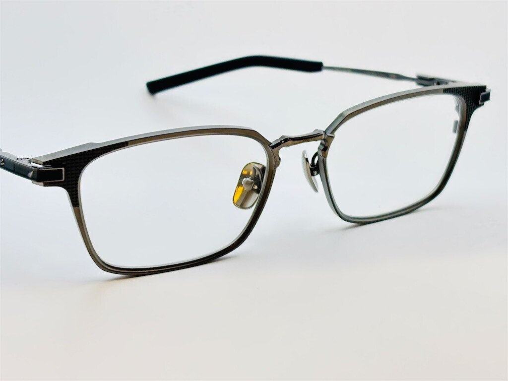 一緒に年を重ねていきたい眼鏡、フォーナインズ ハイエンド