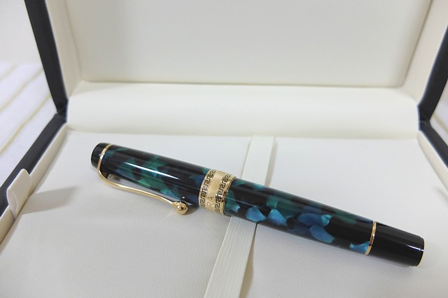 初 イタリアの万年筆 宇宙手帳