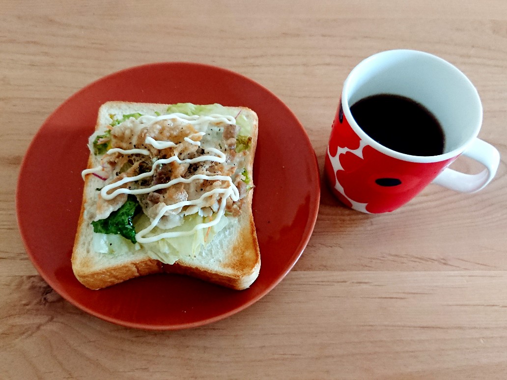 f:id:oomametomame:20190508105010j:plain コーヒーと豚バラトースト