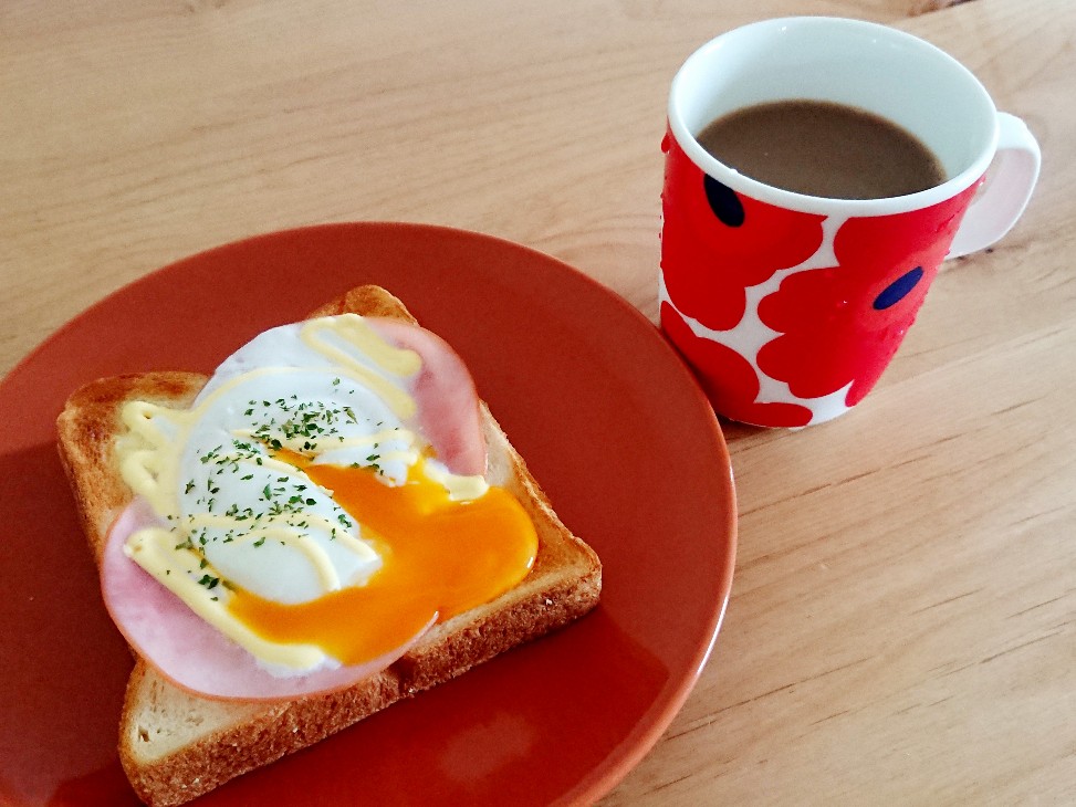 f:id:oomametomame:20190511090203j:plain 温玉ハムチーズトースト コーヒー