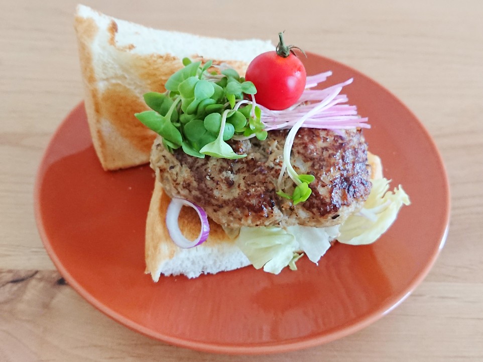 f:id:oomametomame:20190527134121j:plain 食パンハンバーガー