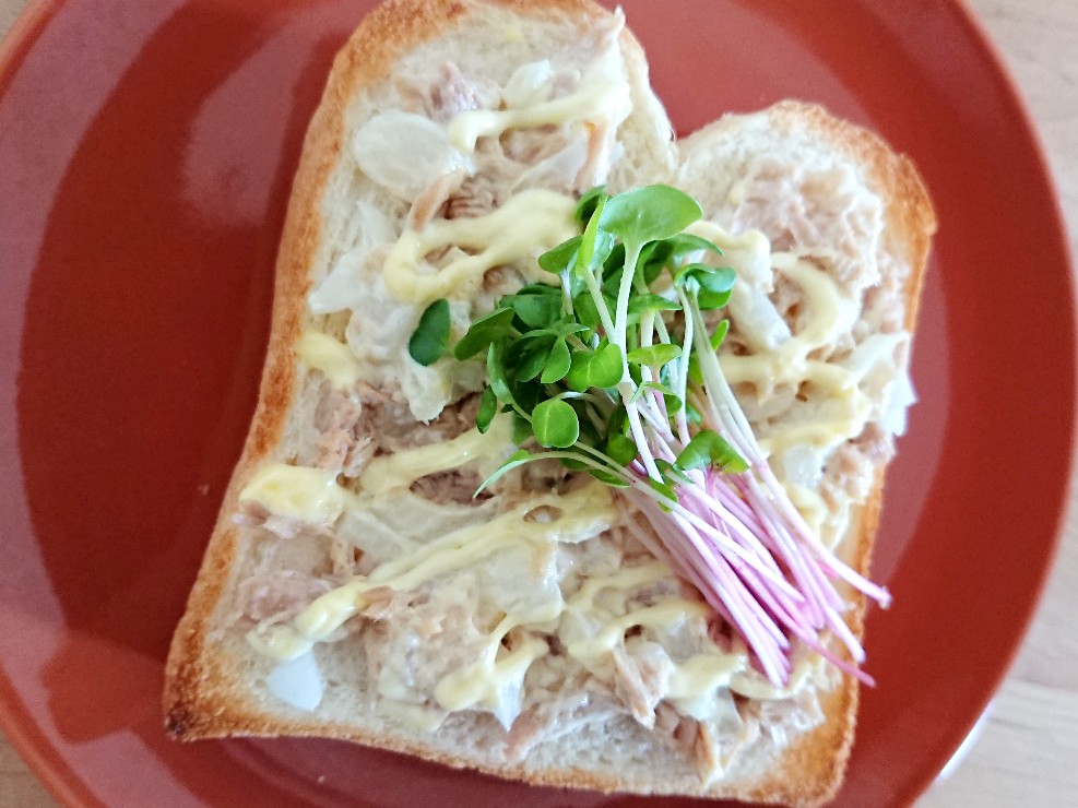 f:id:oomametomame:20190601165559j:plain ツナマヨトースト