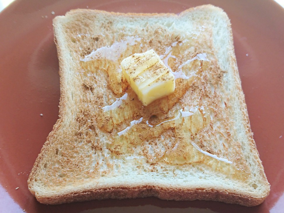 明るいはちみつバタートーストの写真