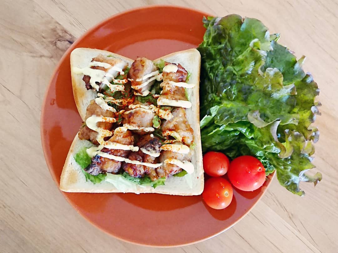 f:id:oomametomame:20190622214307j:plain 唐揚げ一味マヨトースト