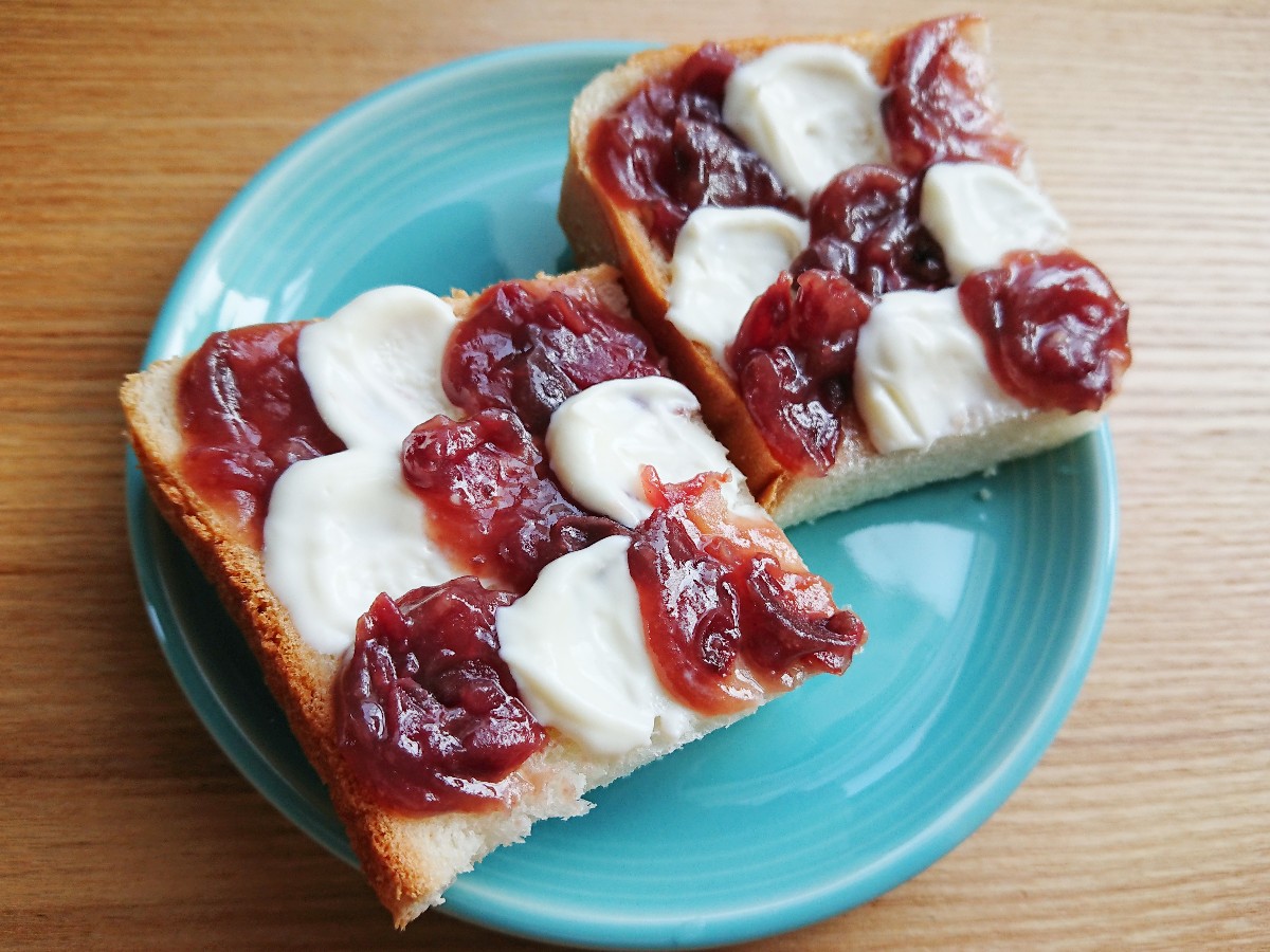 f:id:oomametomame:20190720164825j:plain あんことクリームチーズのトースト