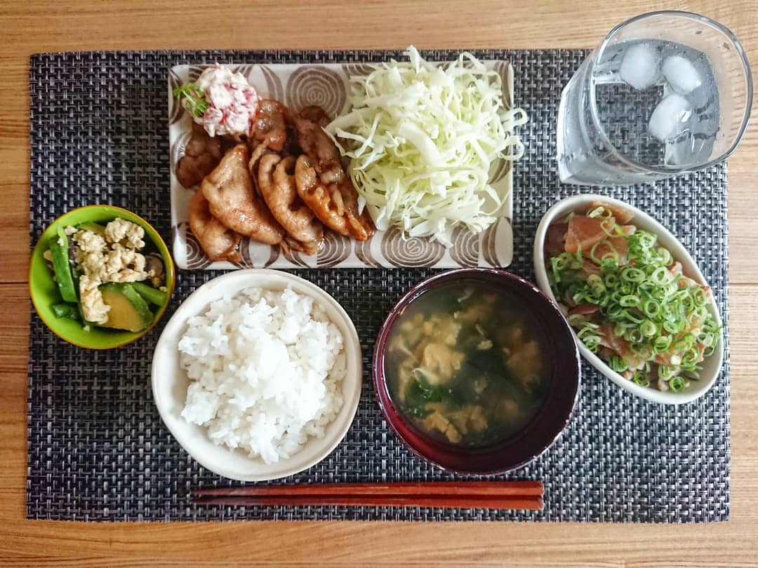 豚の生姜焼き定食ごはん