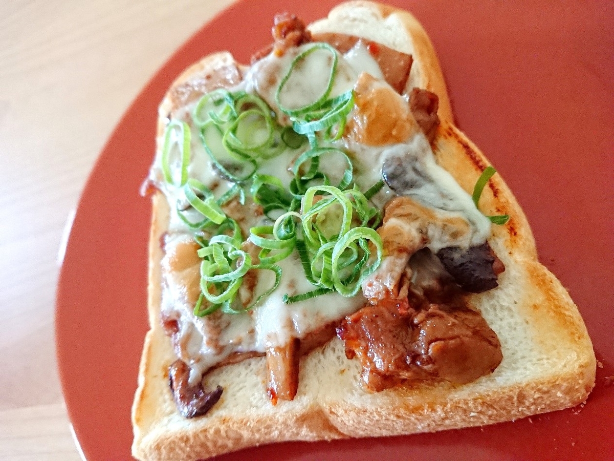 f:id:oomametomame:20190811094212j:plain 豚肉チーズトースト