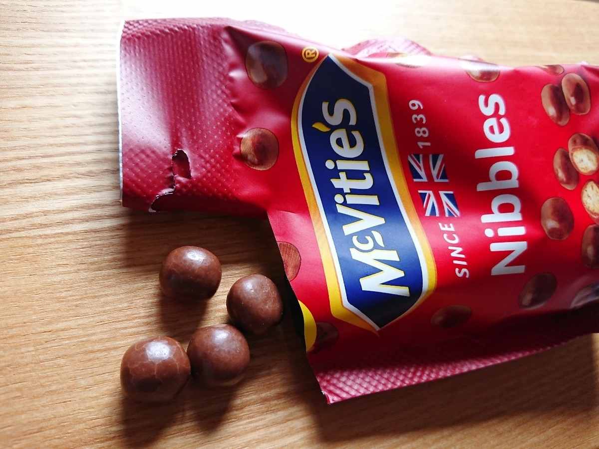レポ イギリスで最も売れた新商品に選ばれたマクビティ 二ブルズ ミルクチョレートが新発売 全粒粉ビスケット おおまめとまめ育児日記