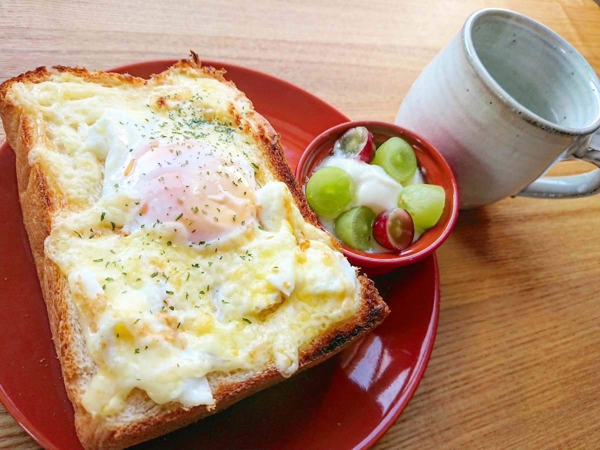 極厚 チーズたっぷり目玉焼きトースト 朝ごはん おうちごはんストーリー