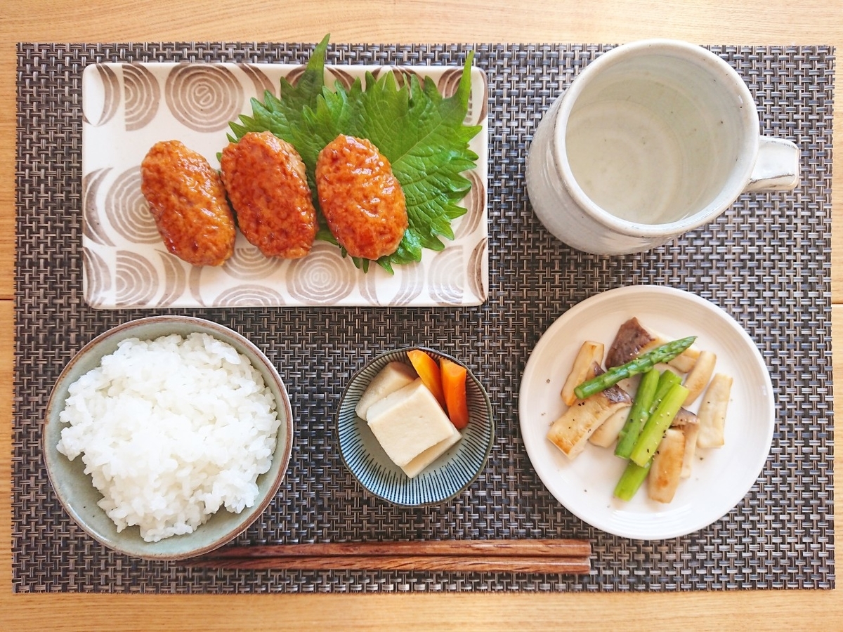 ご飯 つくね 高野豆腐 きのこの炒め物