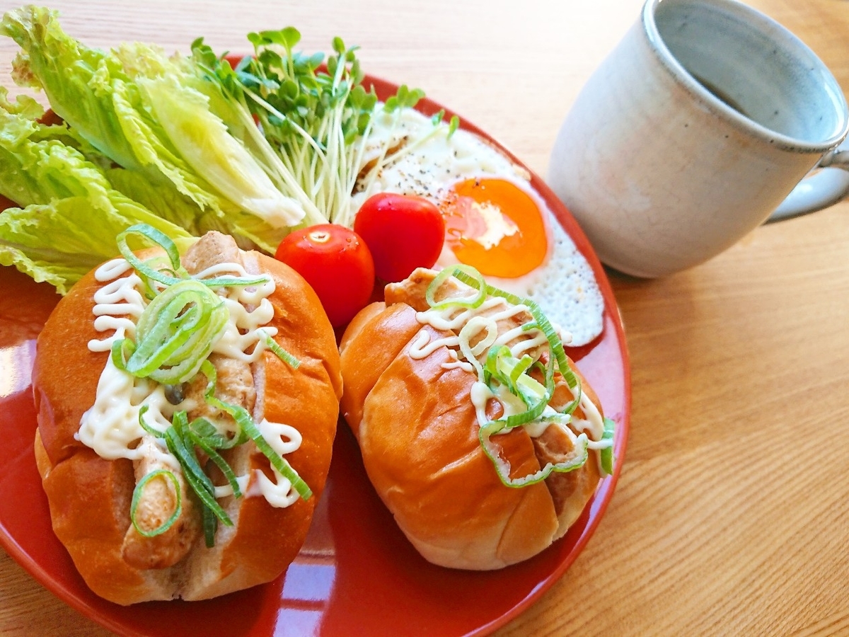 ネギマヨチキンロールパンサンド 朝食サンドイッチレシピ おうちごはんストーリー