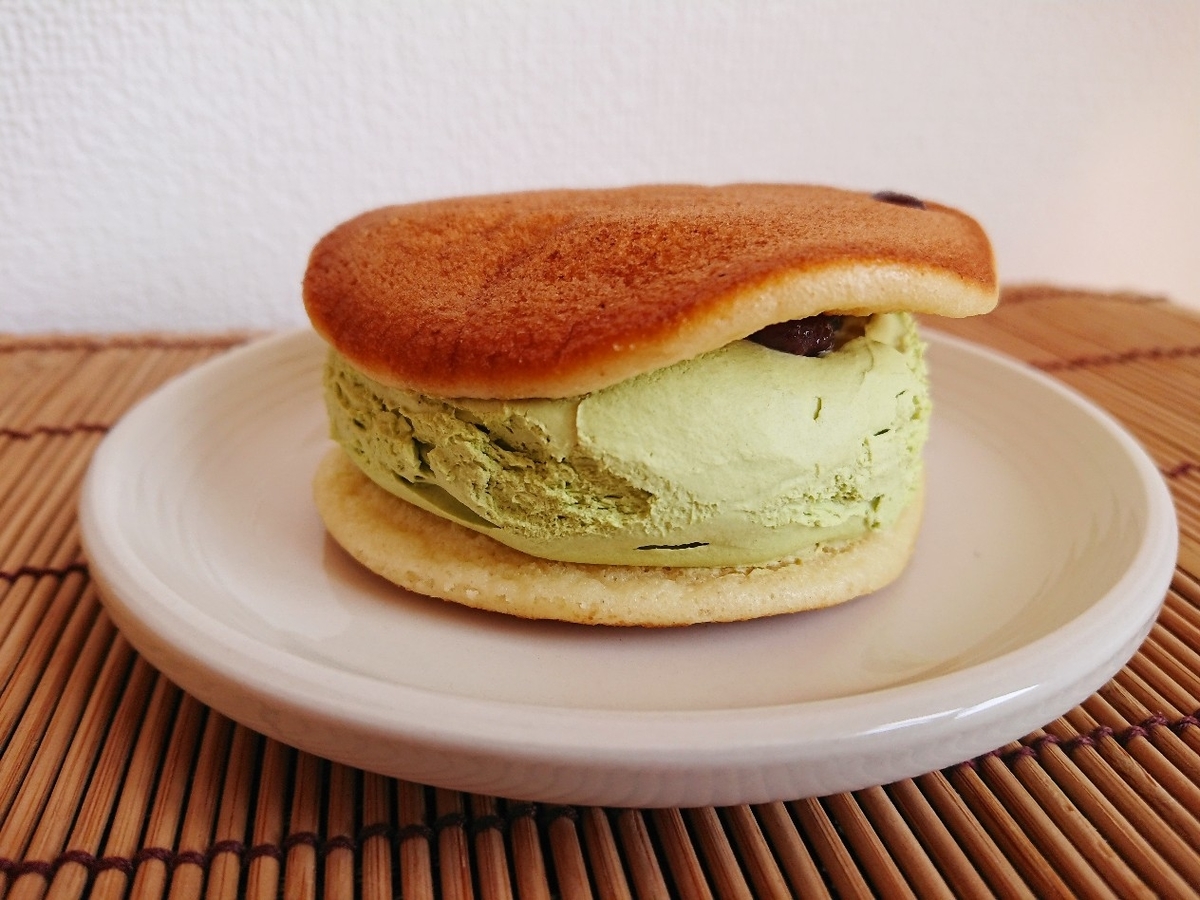 厚さ3cm以上！？ヤマザキのクリームたっぷり生どら焼甘納豆入り抹茶