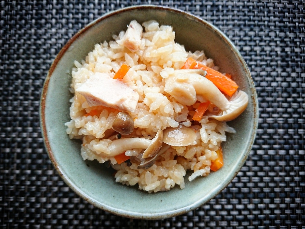 鶏肉としめじの炊き込みごはん