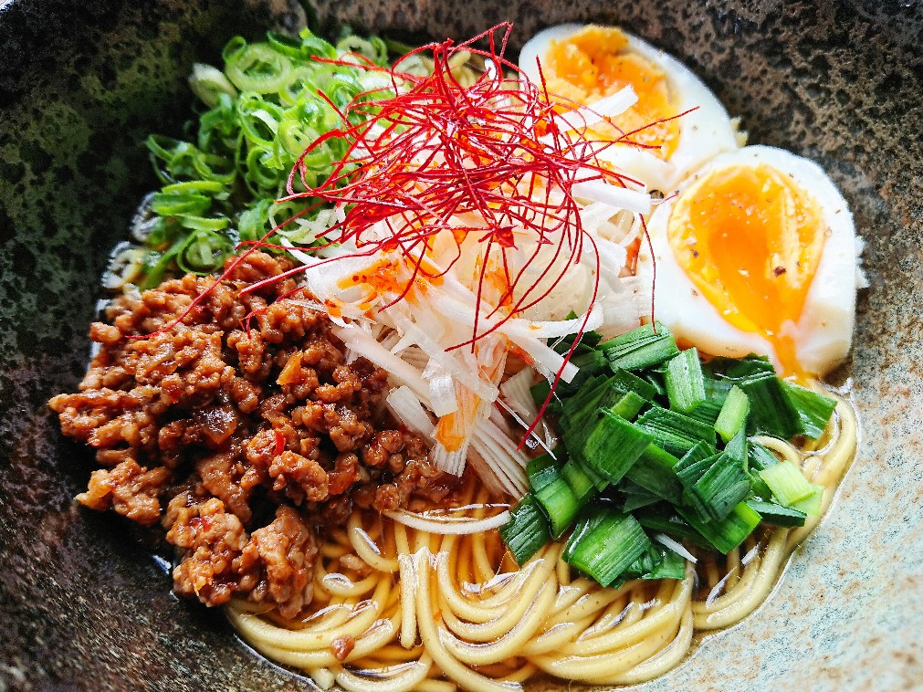 肉みそがのったラーメン